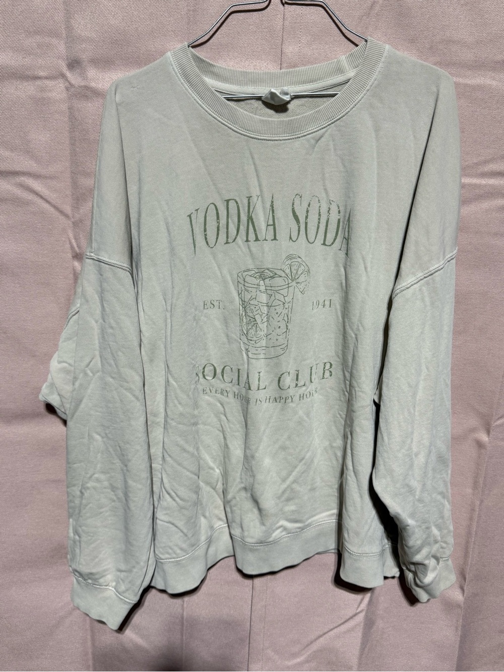 Ivy + Cloth Womens Vodka Soda Social Club Crewneck Sweatshirt Sage Green Large